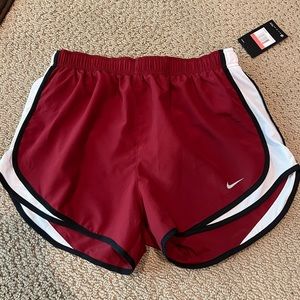 NIKE SHORTS WITH TAGS